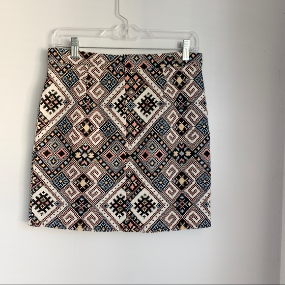 Angie - Aztec Printed Mini Skirt - Size Small - Picture 4 of 4